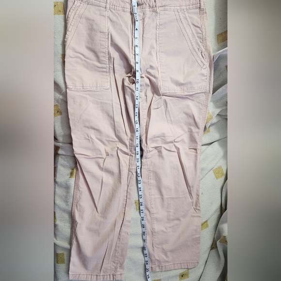 Anthropologie The Wanderer Light Pink Cargo Pants/Capri - Picture 3 of 4